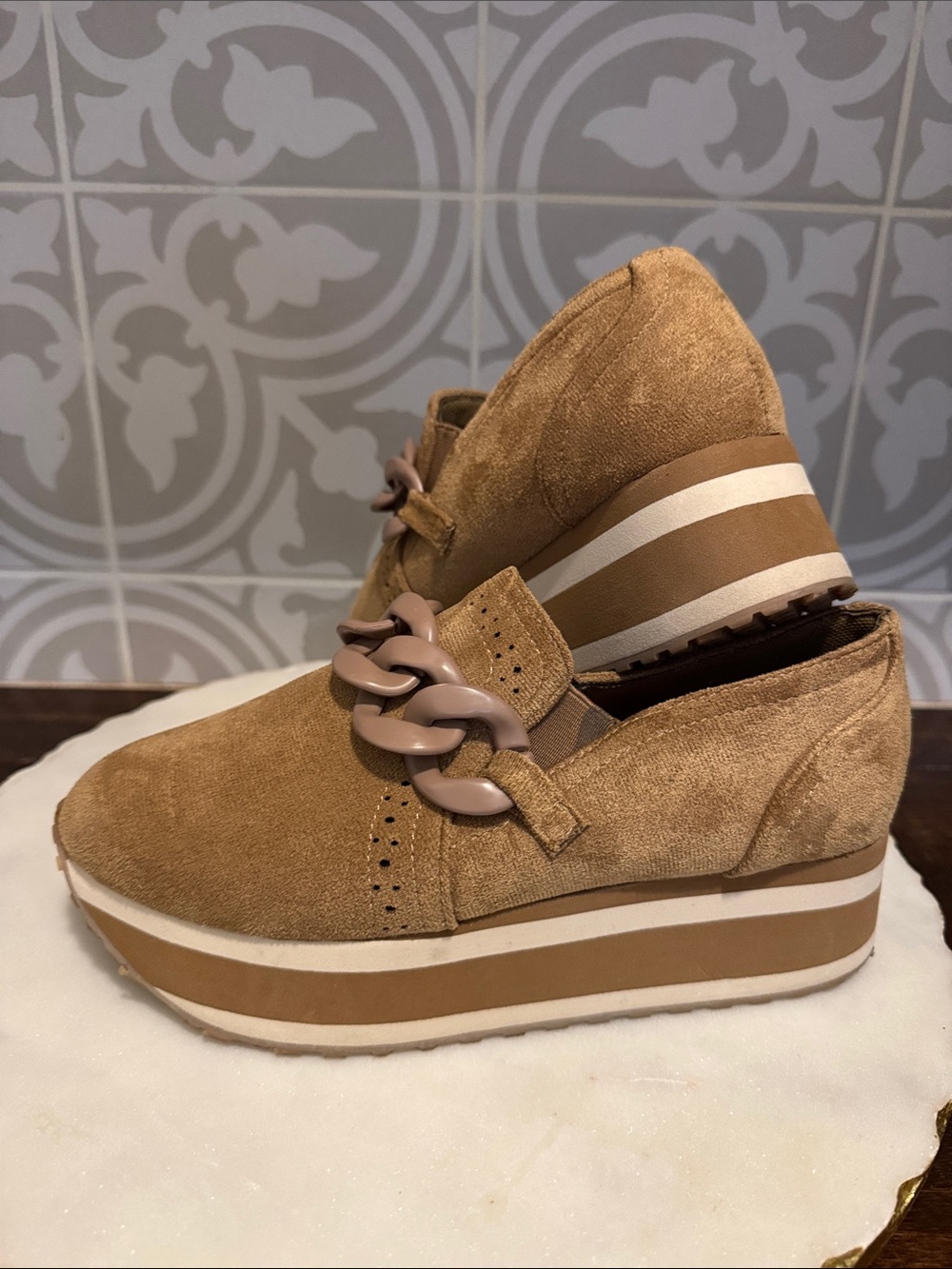 Pierre Dumas Tan Suede Platform Slip-On Loafers with Chain Accent - Picture 4 of 10